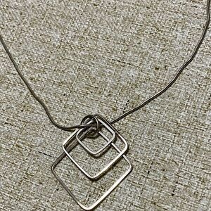 NY  Elegant Silver Geometric Necklace
